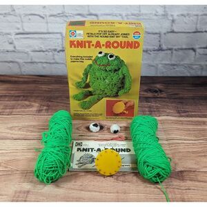 Knit A Round Loom Kit‎ Instruction Book Milton Bradley Green Frog Vintage Crafts